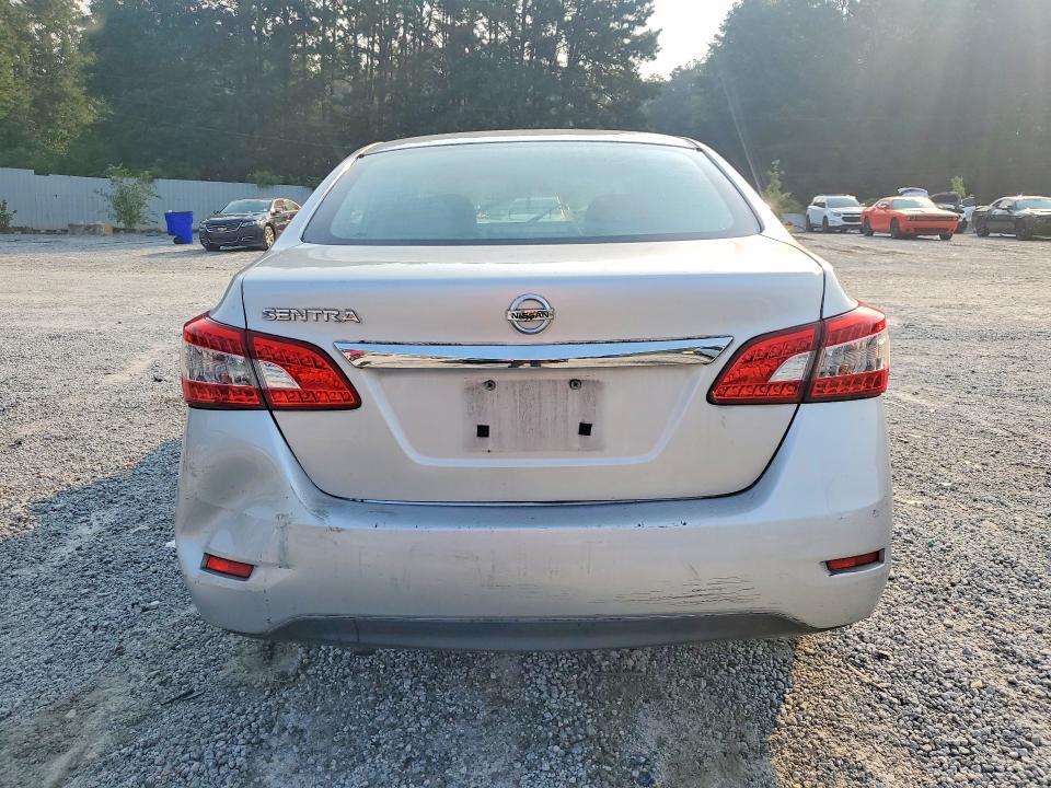 2015 NISSAN SENTRA S — Фото 6 из 12