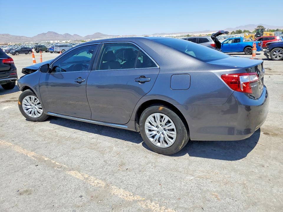 2014 TOYOTA CAMRY LE — Фото 2 из 13