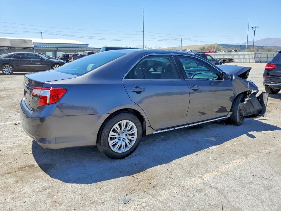 2014 TOYOTA CAMRY LE — Фото 3 из 13
