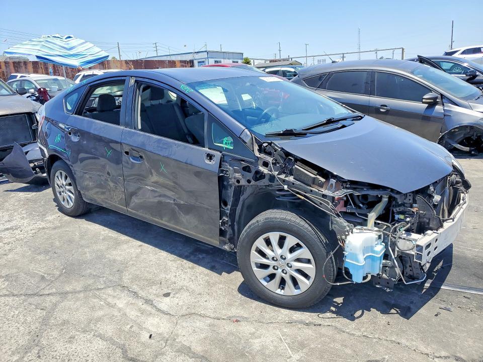 JTDKN3DP8E3050413 2014 TOYOTA PRIUS PLUG-IN HYBRID photo no. 4