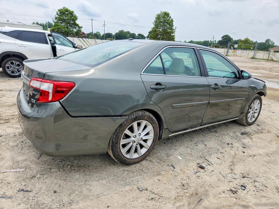 2013 TOYOTA CAMRY HYBRID XLE — Фото 3 из 13