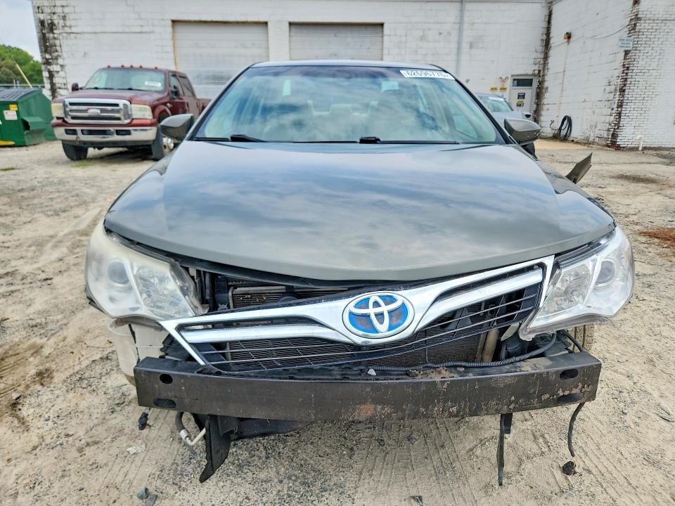 2013 TOYOTA CAMRY HYBRID XLE — Фото 5 из 13