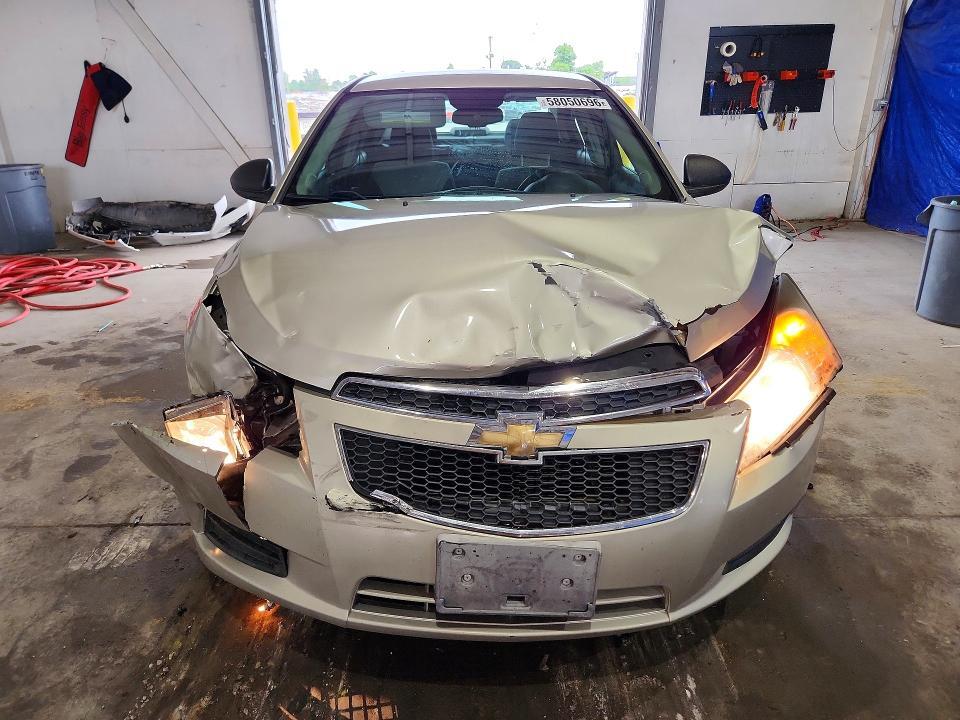 2013 CHEVROLET CRUZE LS — Фото 5 из 12