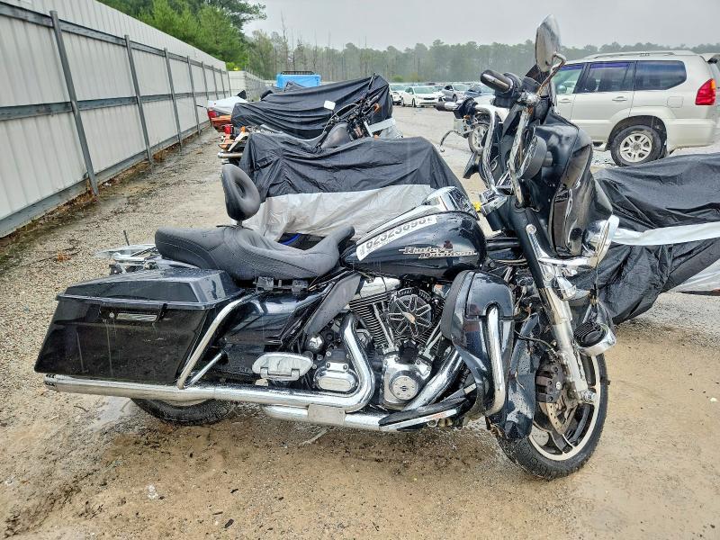 2013 HARLEY-DAVIDSON FLHX STREET GLIDE