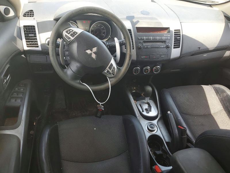 2013 MITSUBISHI OUTLANDER SE — Фото 8 из 13