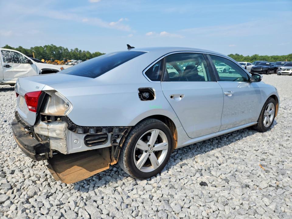 2013 VOLKSWAGEN PASSAT SE — Фото 3 из 12