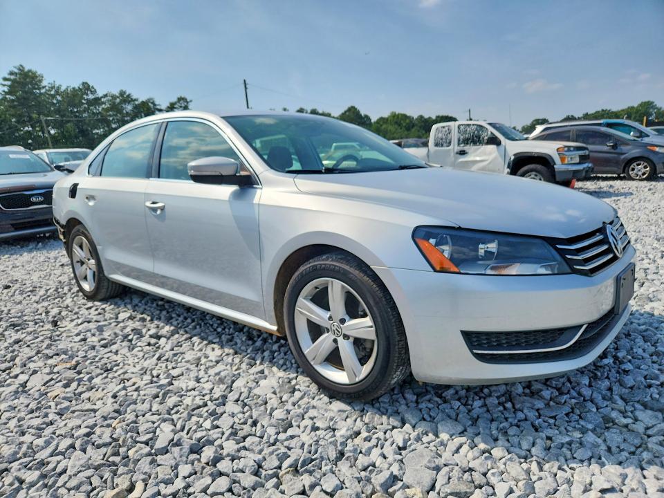 2013 VOLKSWAGEN PASSAT SE — Фото 4 из 12