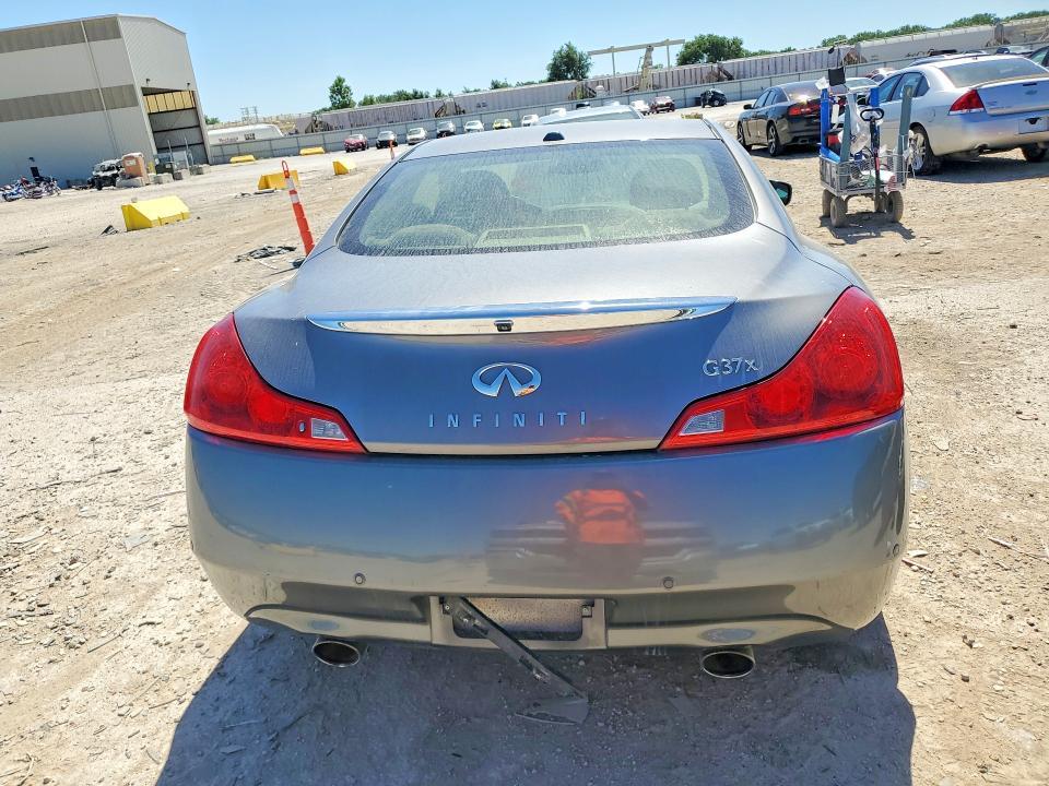 2013 INFINITI G37 COUPE X — Фото 6 из 13