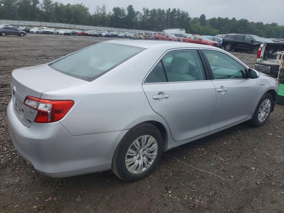 2012 TOYOTA CAMRY HYBRID LE — Фото 3 из 12
