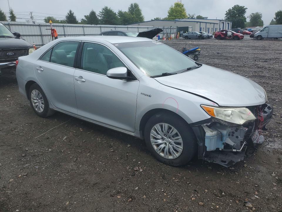 2012 TOYOTA CAMRY HYBRID LE — Фото 4 из 12