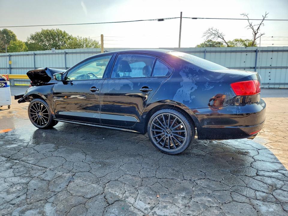 2012 VOLKSWAGEN JETTA SE — Фото 2 из 13
