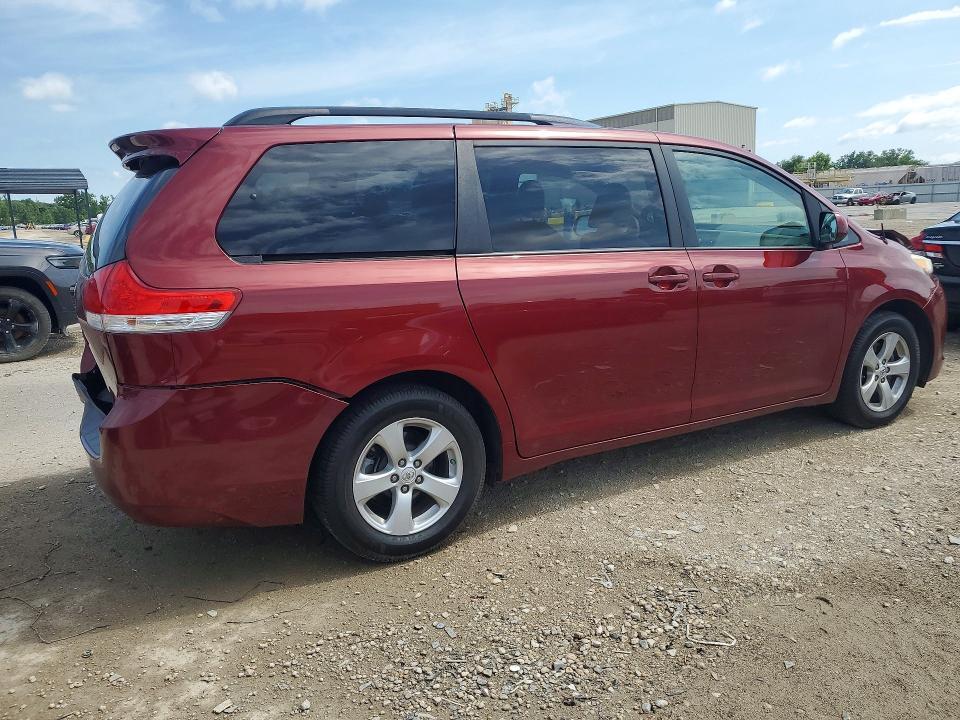 2012 TOYOTA SIENNA LE — Фото 3 из 13