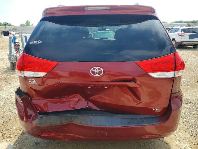 2012 TOYOTA SIENNA LE — Фото 6 из 13