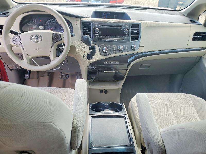 2012 TOYOTA SIENNA LE — Фото 8 из 13