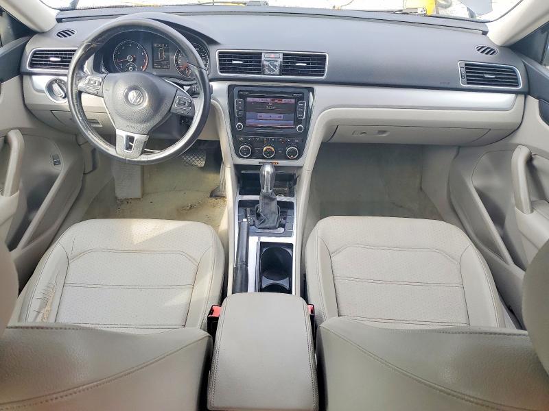 2012 VOLKSWAGEN PASSAT SE — Фото 8 из 12