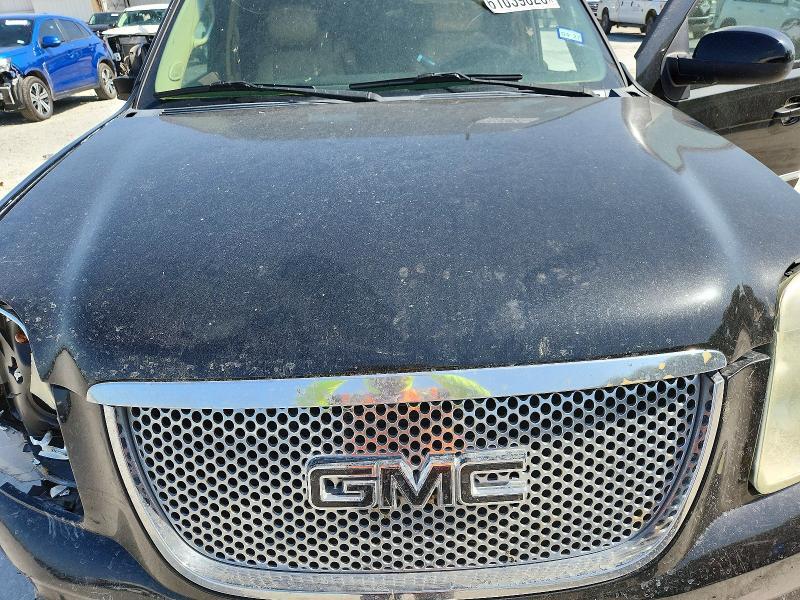 2012 GMC YUKON DENALI — Фото 11 из 12