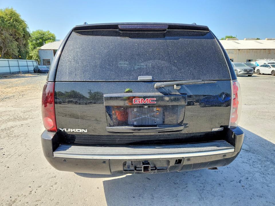 2012 GMC YUKON DENALI — Фото 6 из 12