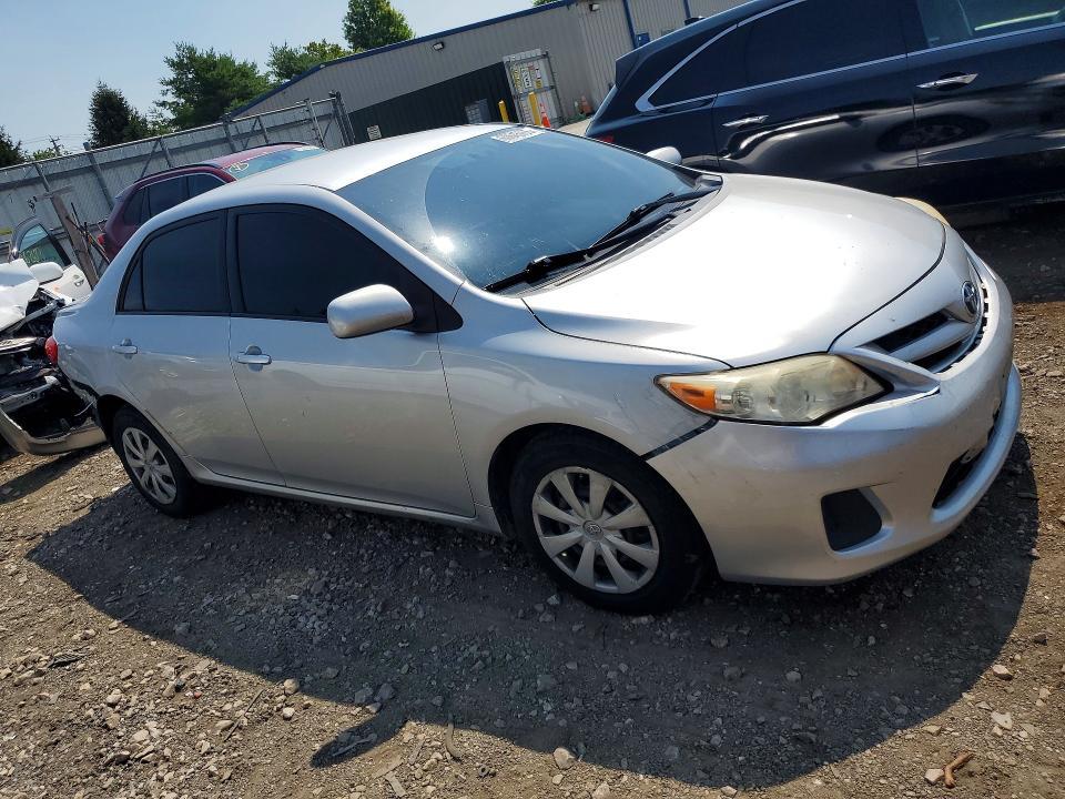 2011 TOYOTA COROLLA LE — Фото 4 из 12