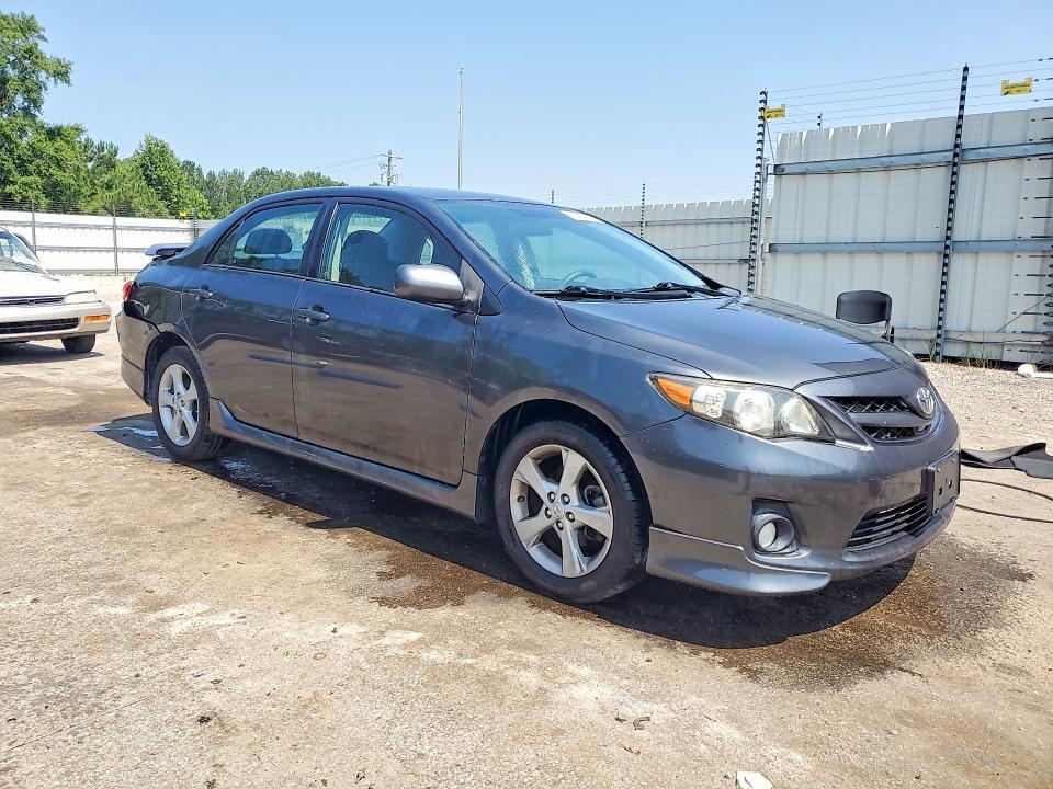2011 TOYOTA COROLLA S — Фото 4 из 12
