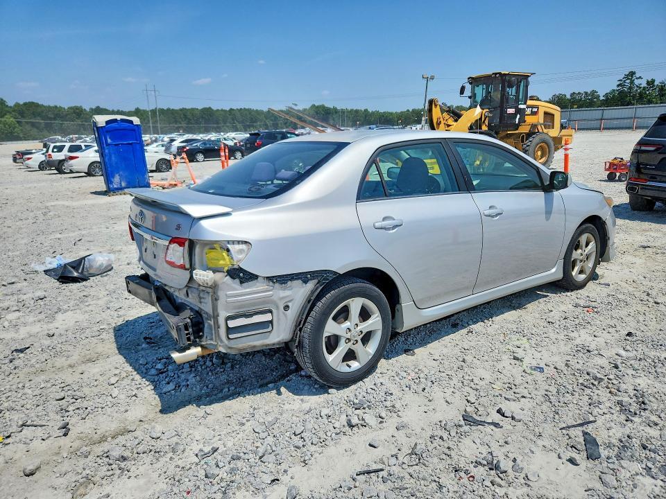 2011 TOYOTA COROLLA S — Фото 3 из 12