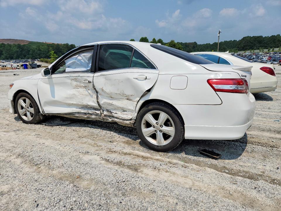 2011 TOYOTA CAMRY SE — Фото 2 из 12