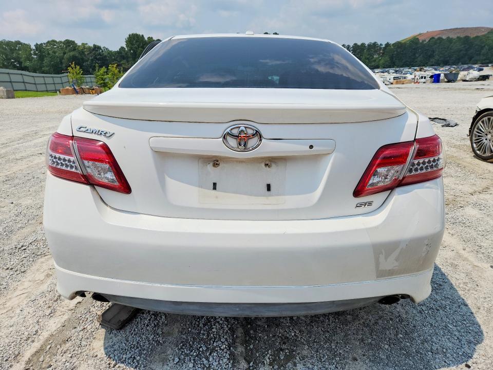 2011 TOYOTA CAMRY SE — Фото 6 из 12