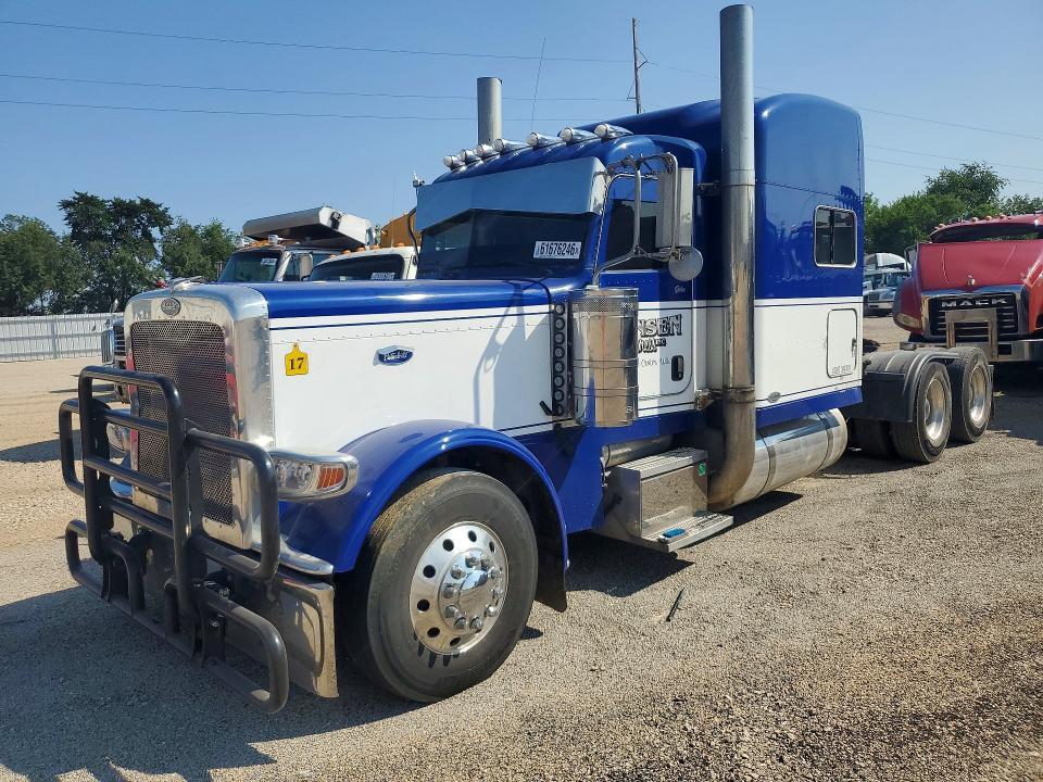 2010 PETERBILT 389 1NPXD49X7AD101713