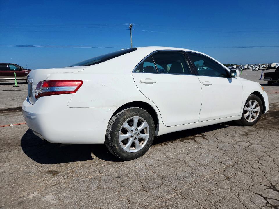 2010 TOYOTA CAMRY LE — Фото 3 из 13