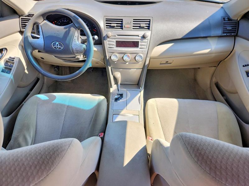 2010 TOYOTA CAMRY LE — Фото 8 из 13