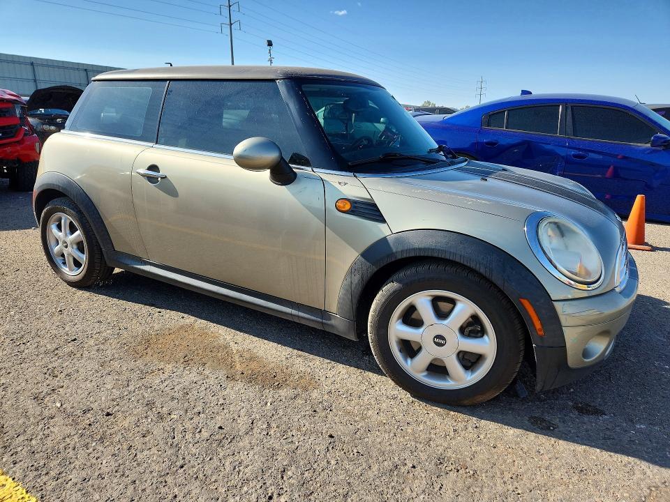 WMWMF33579TW78309 2009 MINI COOPER photo no. 4