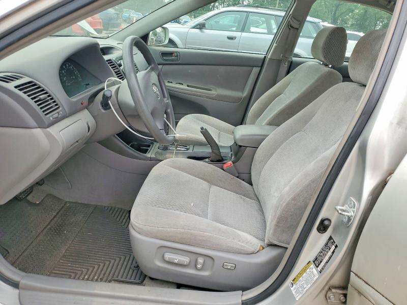 2004 TOYOTA CAMRY LE — Фото 7 из 12