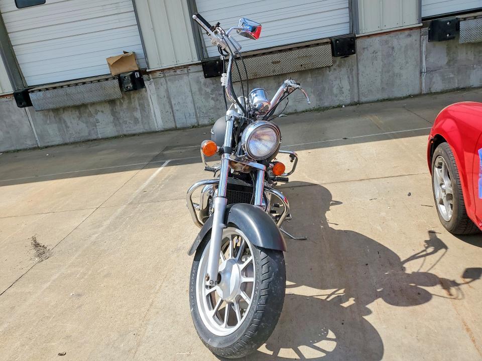 1HFSC3701YA201084 2000 HONDA VT1100 photo no. 2