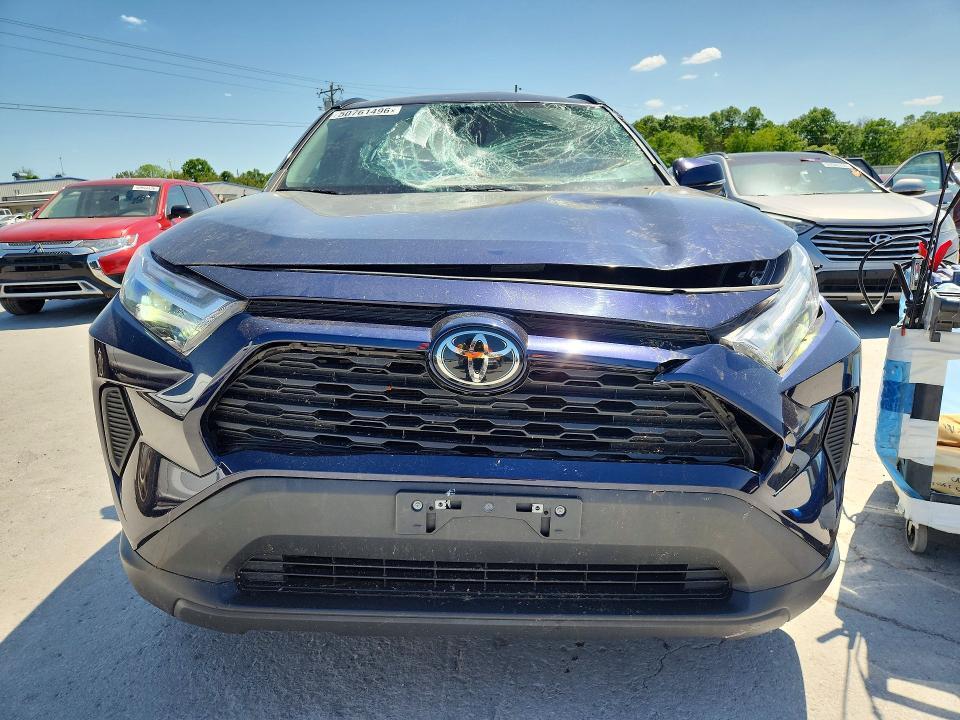2022 TOYOTA RAV4 XLE — Фото 5 из 13