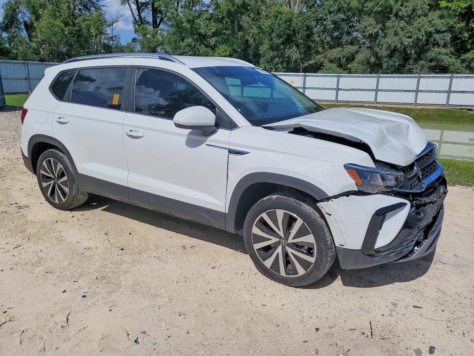 2022 VOLKSWAGEN TAOS SE — Фото 4 из 13