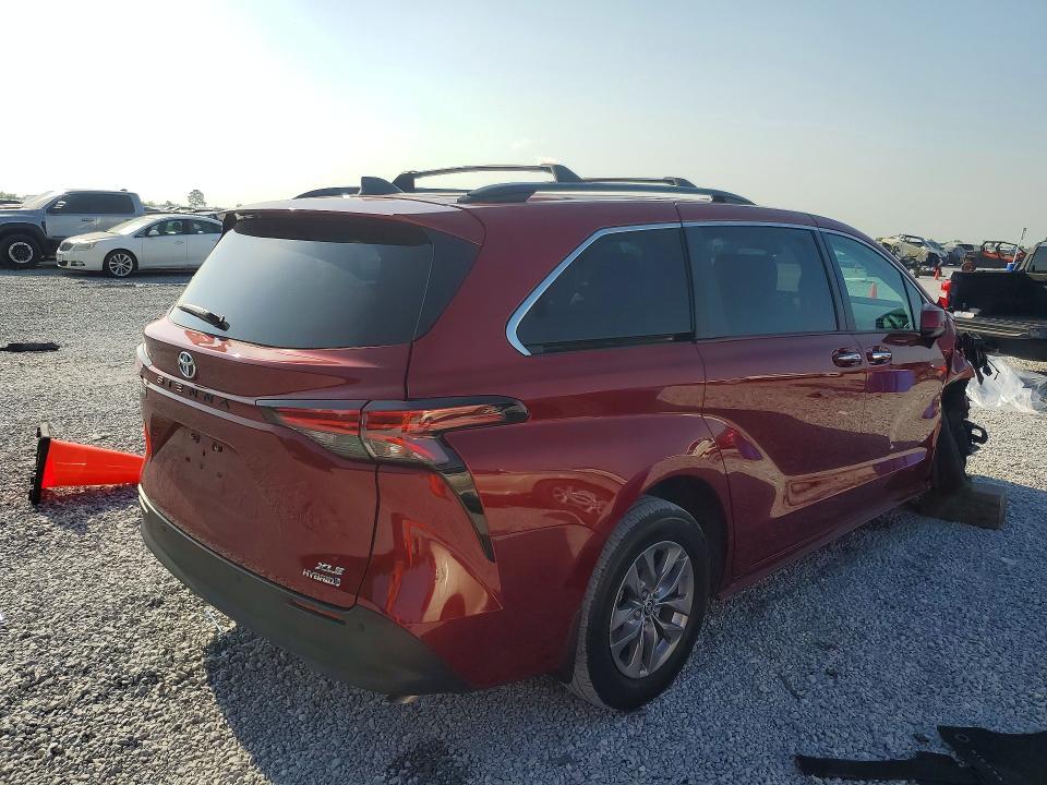 5TDYRKEC5NS077782 2022 TOYOTA SIENNA photo no. 3