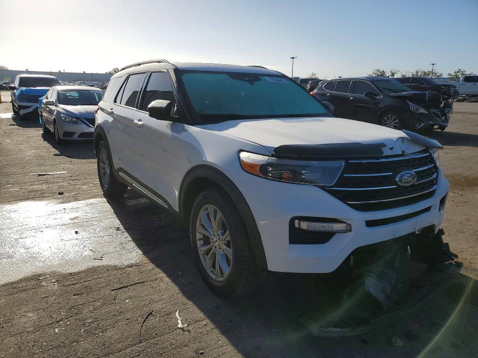2021 FORD EXPLORER XLT — Фото 4 из 13