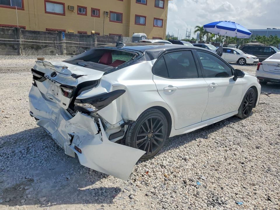 2021 TOYOTA CAMRY XSE — Фото 3 из 13