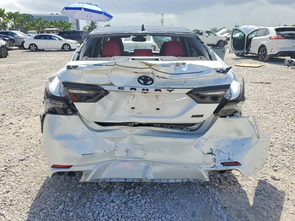 2021 TOYOTA CAMRY XSE — Фото 6 из 13
