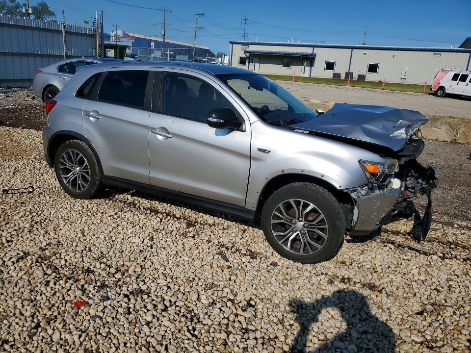 2019 MITSUBISHI OUTLANDER SPORT ES — Фото 4 из 13