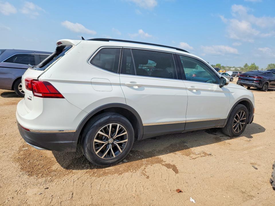 3VV2B7AX4JM140334 2018 VOLKSWAGEN TIGUAN photo no. 3