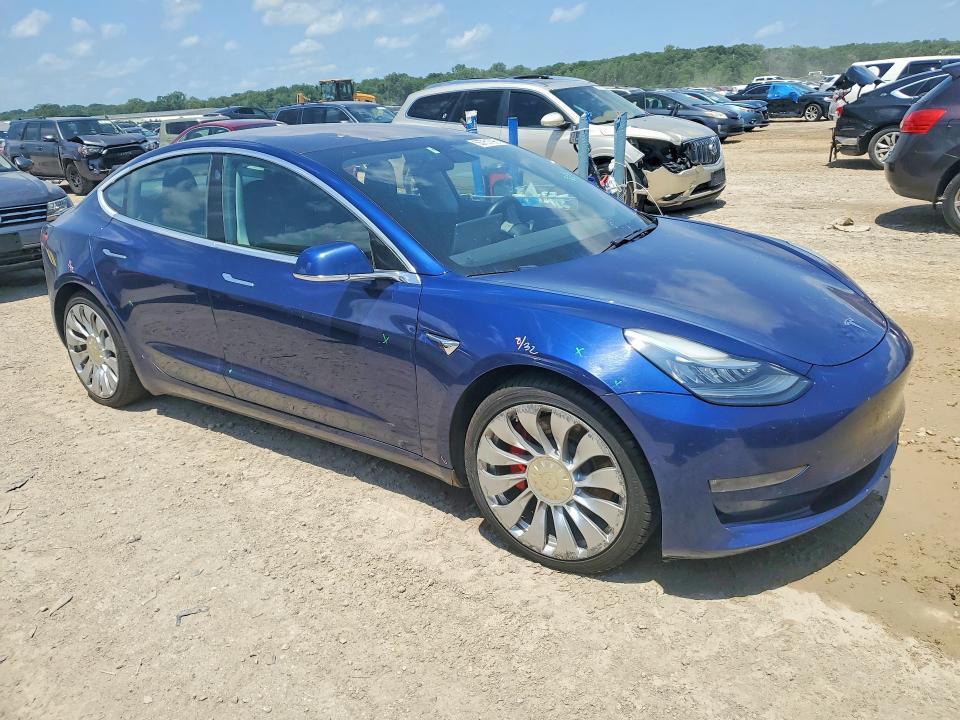 2018 TESLA MODEL 3 — Фото 4 из 12