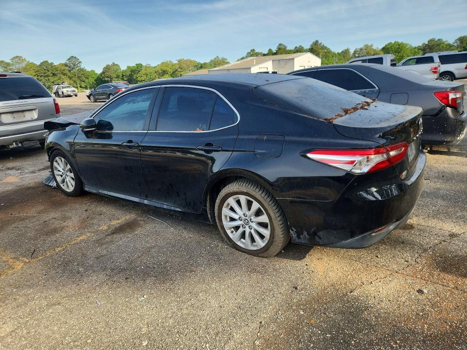 2018 TOYOTA CAMRY LE — Фото 2 из 13