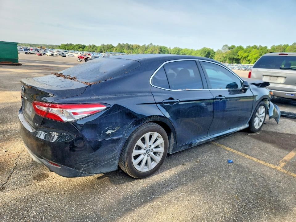 2018 TOYOTA CAMRY LE — Фото 3 из 13