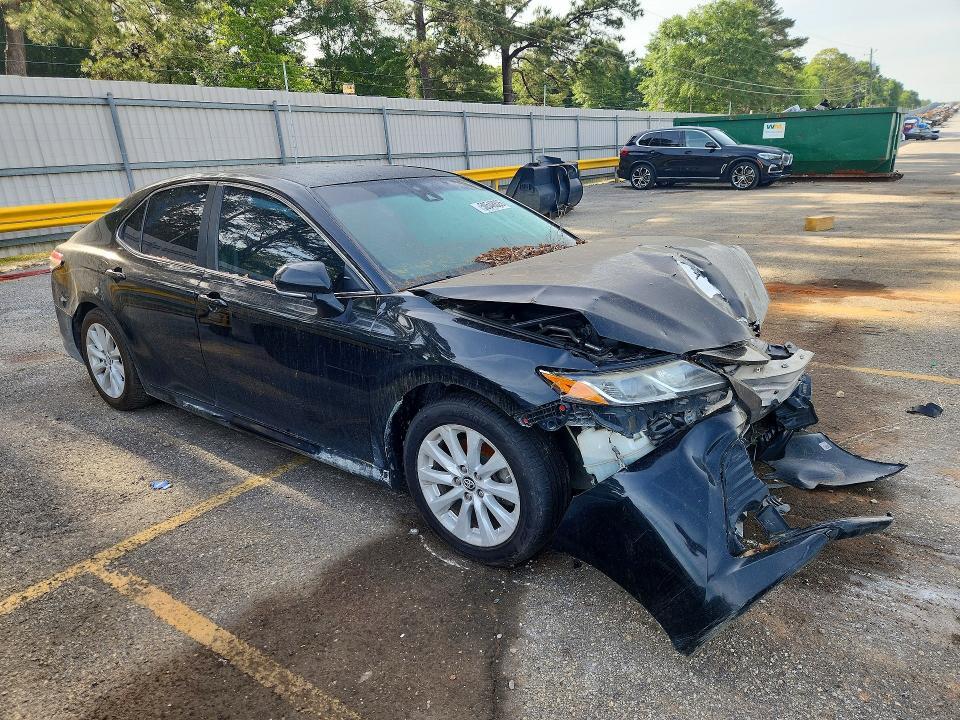 2018 TOYOTA CAMRY LE — Фото 4 из 13