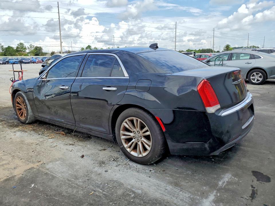 2C3CCAEG1HH662620 2017 CHRYSLER 300C photo no. 2