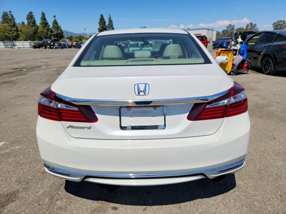2017 HONDA ACCORD LX — Фото 6 из 13