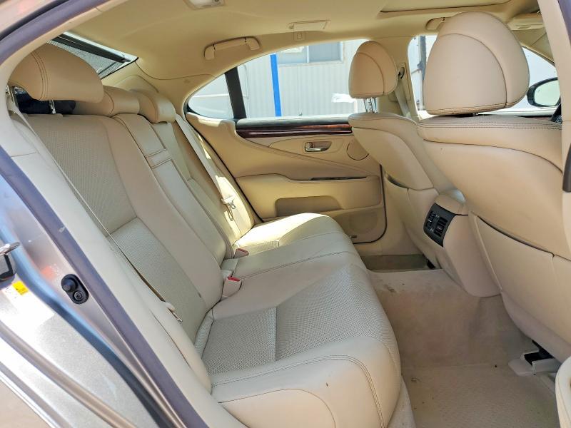 2016 LEXUS LS 460 — Фото 10 из 13