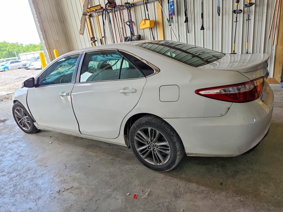 2015 TOYOTA CAMRY SE — Фото 2 из 13