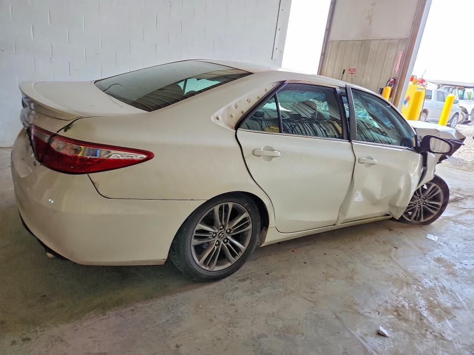 2015 TOYOTA CAMRY SE — Фото 3 из 13
