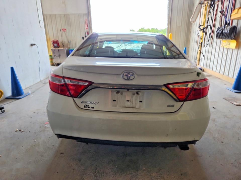2015 TOYOTA CAMRY SE — Фото 6 из 13